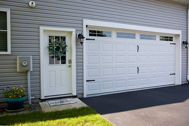 24/7 Emergency Garage Door Installation experts in East Rockingham, NC